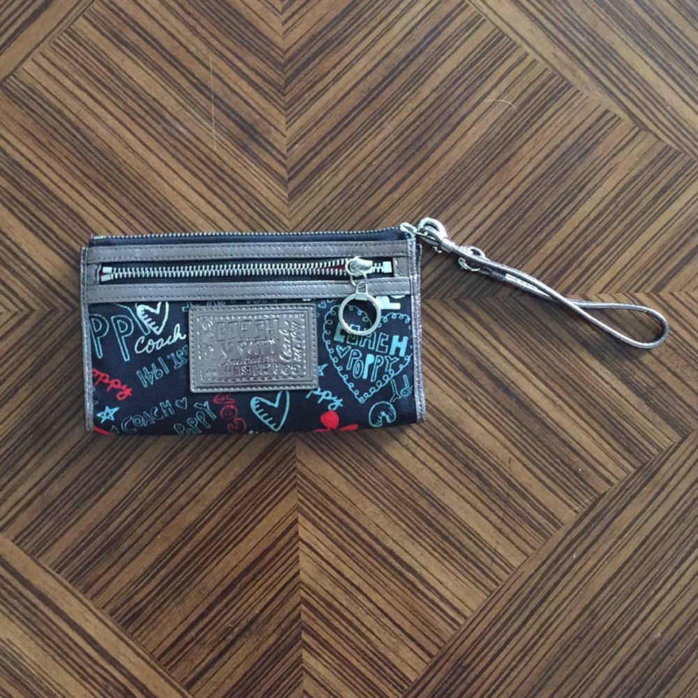 Coach poppy wristlet